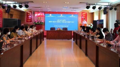 Hợp tác về bản quyền tác giả và phát hành sách lý luận, chính trị