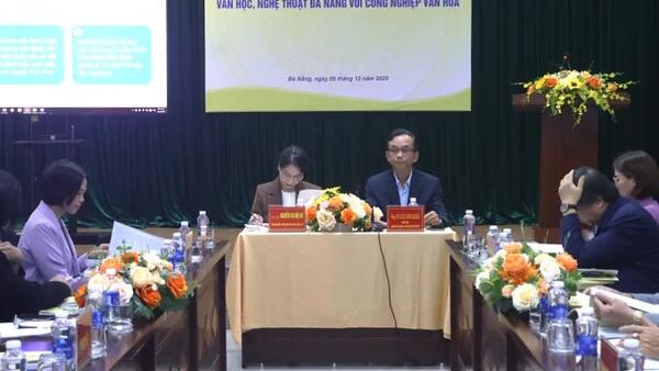 Phát triển các ngành công nghiệp văn hóa trên nền tảng văn học - nghệ thuật