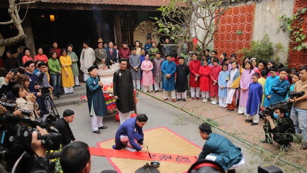 Hà Nội hướng đến chuyển đổi các lễ hội thuần túy thành sản phẩm công nghiệp văn hóa