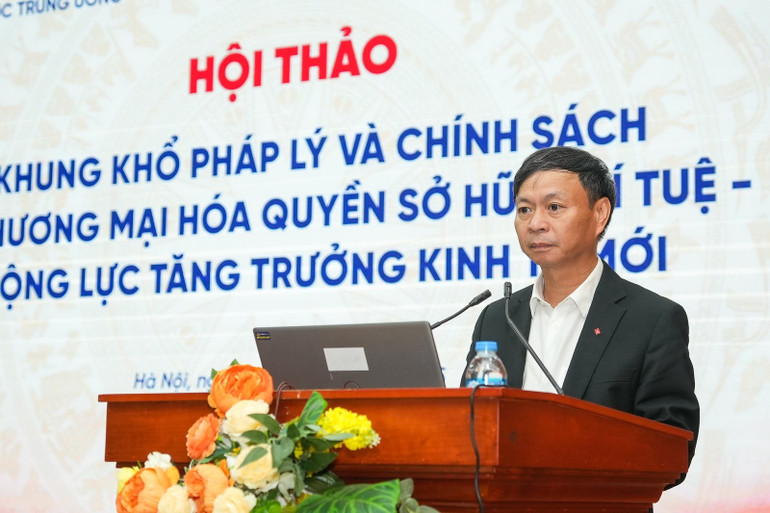 Thứ trưởng Khoa học và Công nghệ Hoàng Minh phát biểu tại hội thảo. img-2520.jpg